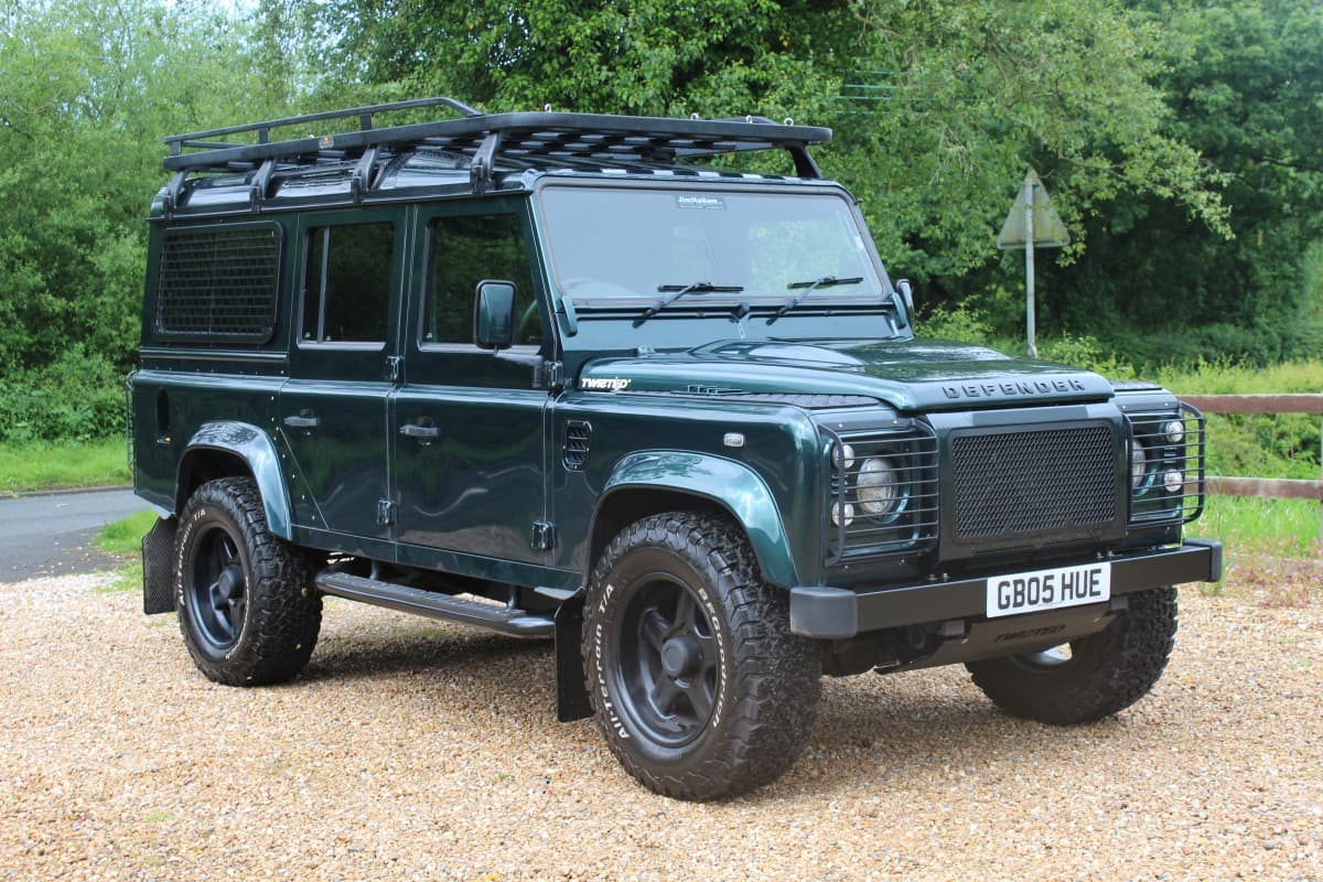 2012 12 Defender 110 TDCI XS Twisted Station Wagon Aintree Green