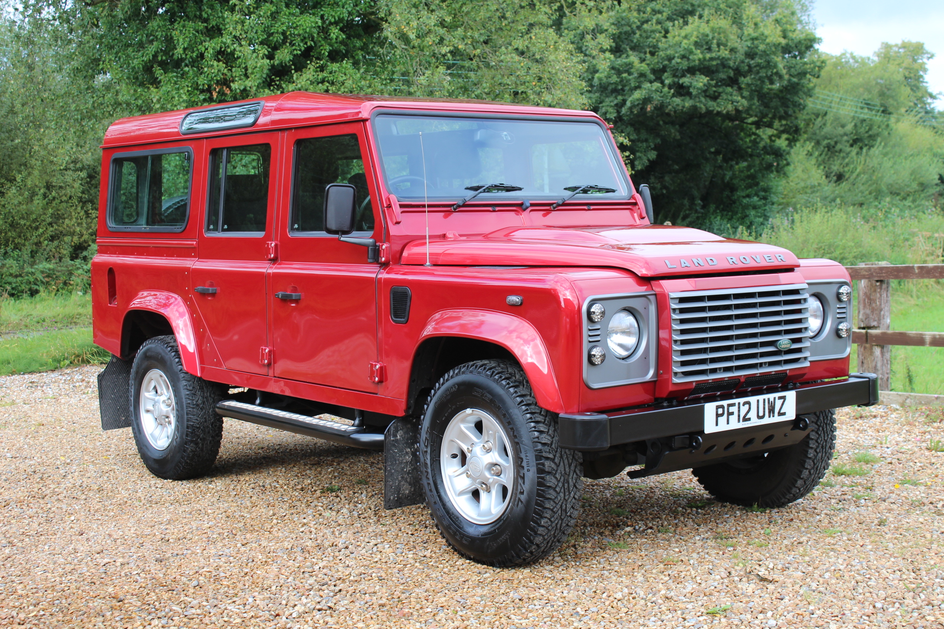 2012 12 Defender 110 TDCI XS Station Wagon Firenze Red