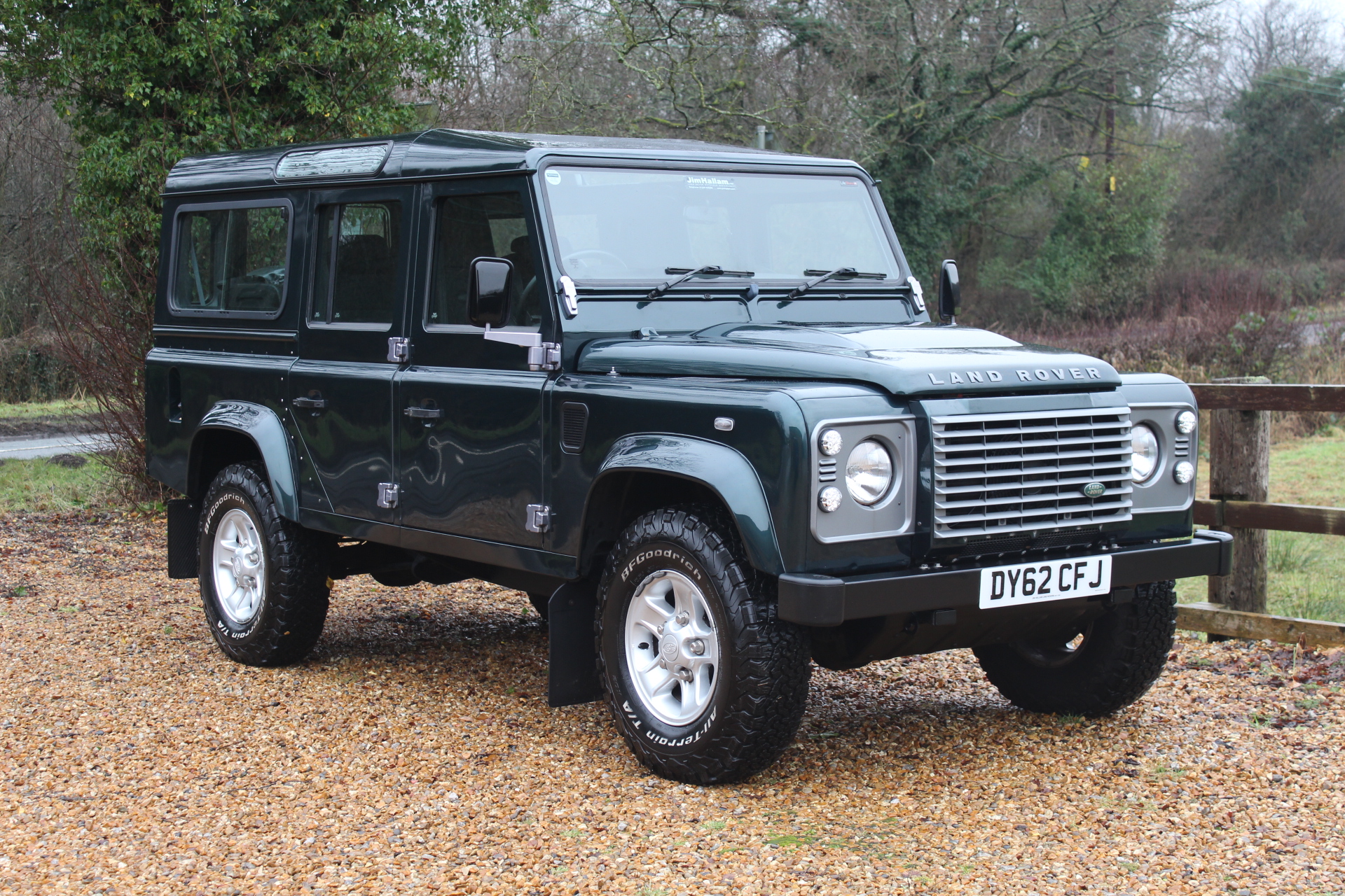 2012 62 DEFENDER 110 TDCI XS STATION WAGON AINTREE GREEN