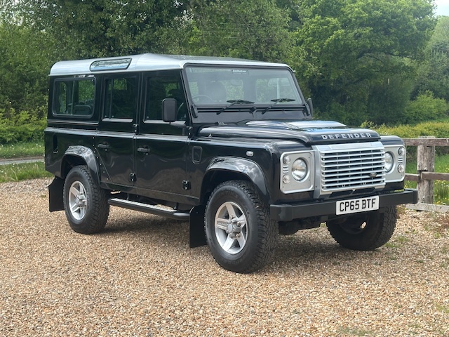 2015 65 DEFENDER 110 TDCI XS STATION WAGON SANTORINI BLACK