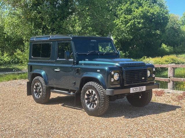 2015 15 DEFENDER 90 TDCI XS STATION WAGON AINTREE GREEN