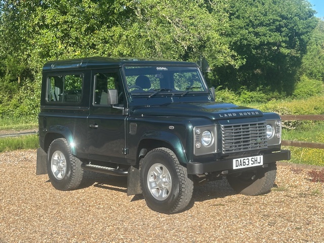 2013 63 DEFENDER 90 TDCI XS STATION WAGON AINTREE GREEN