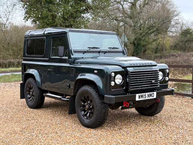 2015 15 DEFENDER 90 TDCI XS STATION WAGON AINTREE GREEN