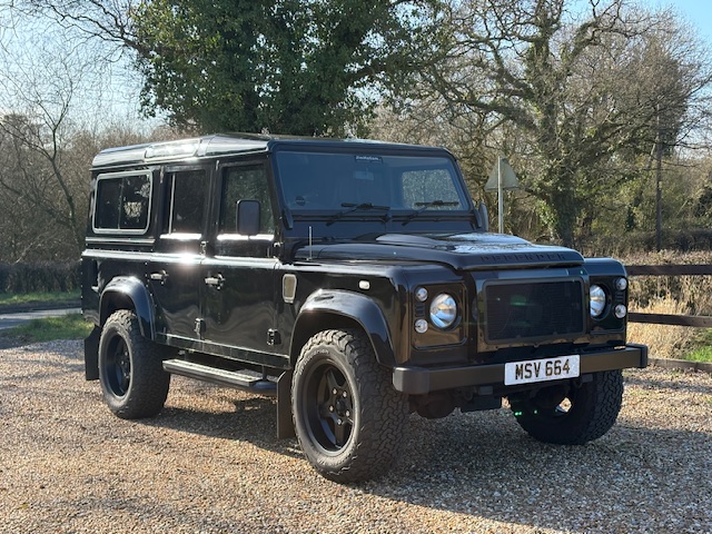 2012 62 DEFENDER 110 TDCI XS STATION WAGON SANTORINI BLACK