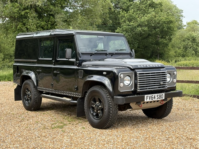 2014 64 DEFENDER 110 TDCI XS UTILITY WAGON SANTORINI BLACK