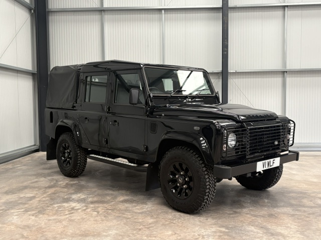 2015 15 DEFENDER 110 TDCI XS DOUBLE CAB SANTORINI BLACK
