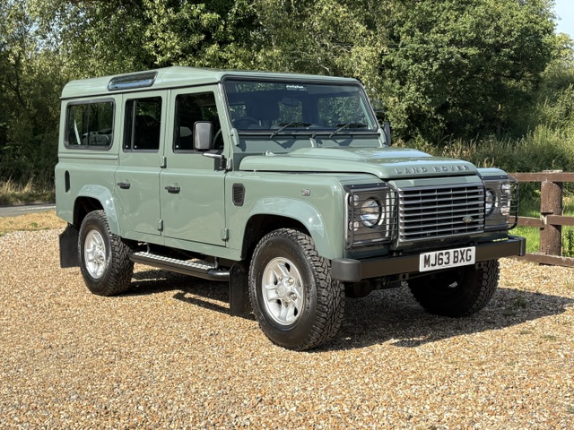 2013 63 DEFENDER 110 TDCI XS STATION WAGON KESWICK GREEN
