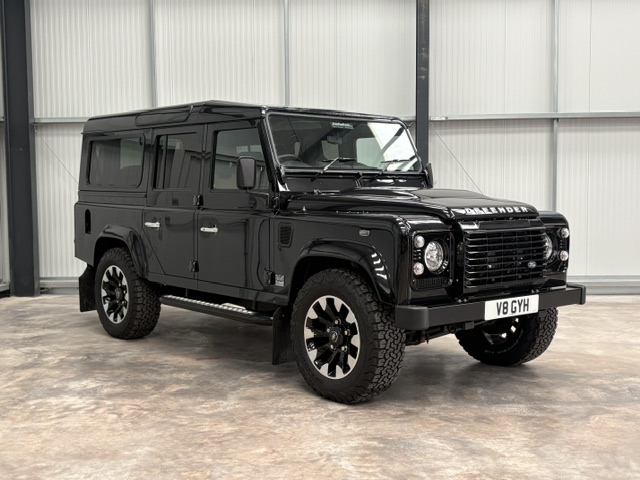 2016 16 DEFENDER 110 V8 AUTO 70TH ANNIVERSARY STATION WAGON SANTORINI BLACK